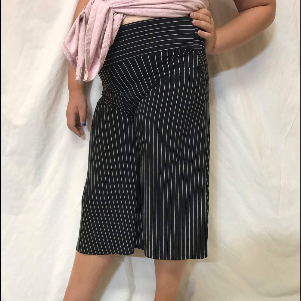 Striped capri flowing pants